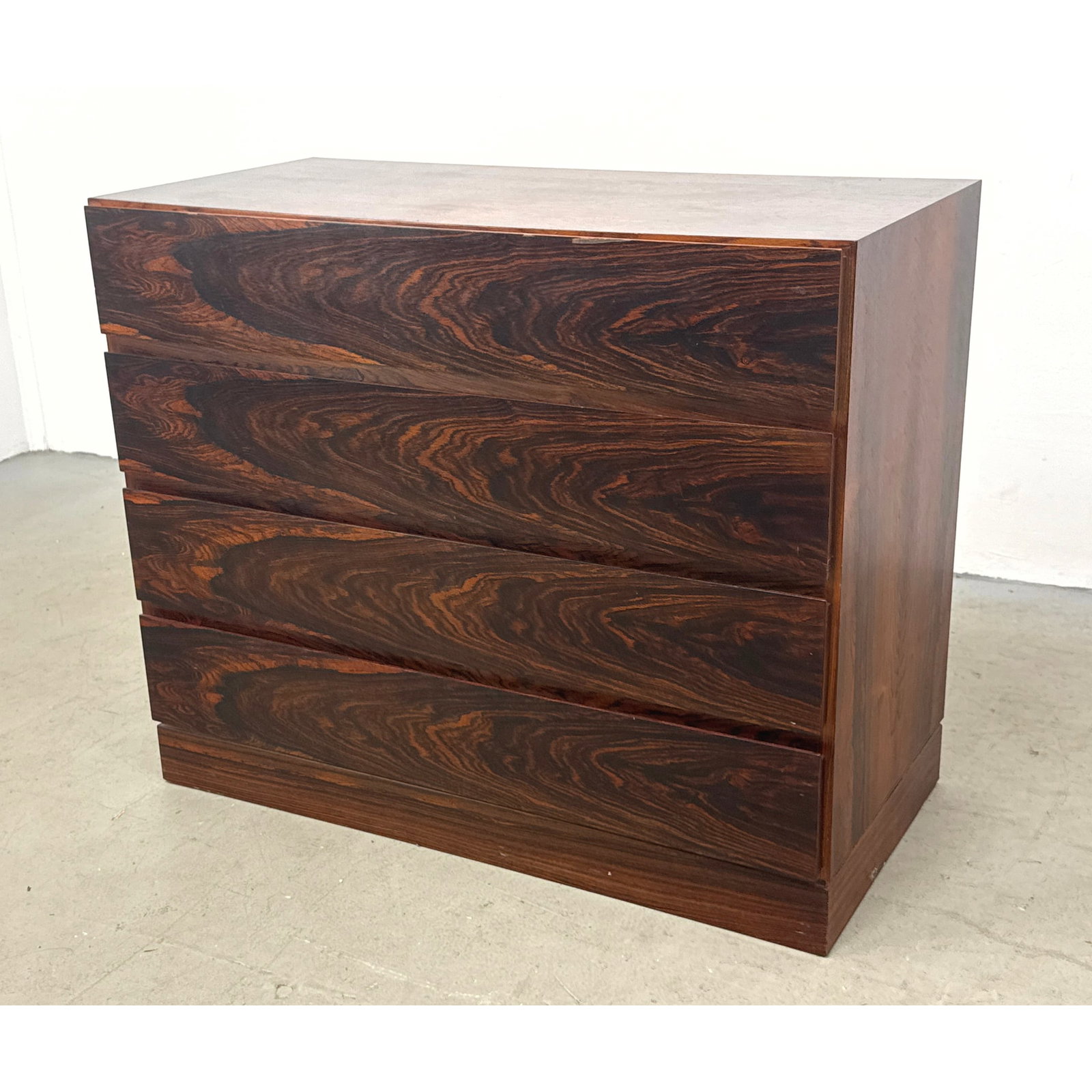 Arne Wahl Iversen Brazilian Rosewood 4 Drawer Chest for Vinde Mobelfabrik. Danish Control stamp. (1 of 8)