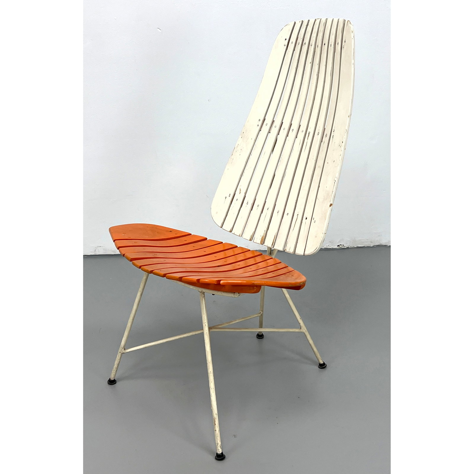 Duo-Tone Slat Lounge Chair by Arthur Umanoff Duo-Tone Slat Lounge Chair by Arthur Umanoff (1 of 12)