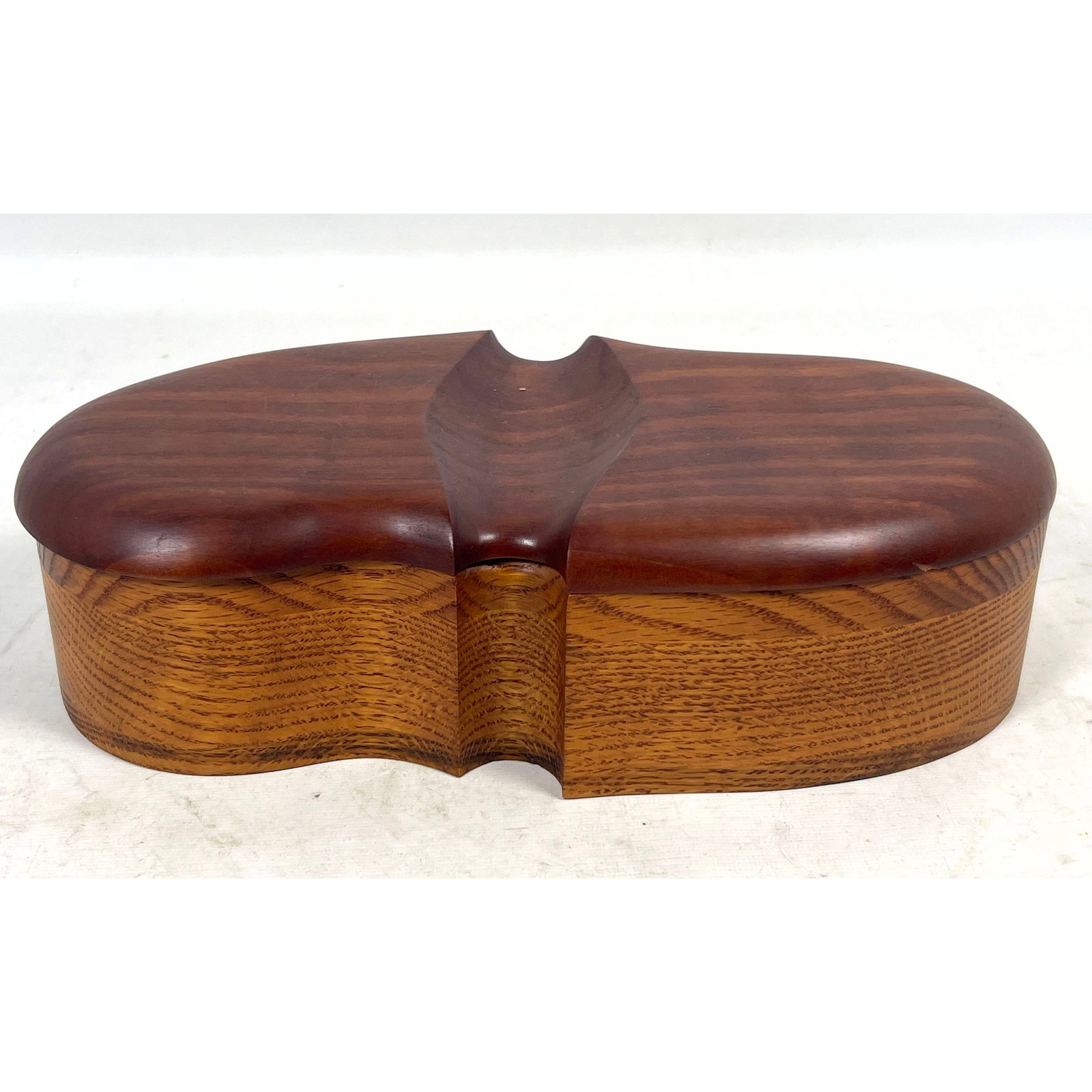 Handcrafted Stewart Paul Studio Wood Dresser Box with Biomorphic Shape Signed SP 78: Handcrafted Stewart Paul Studio Wood Dresser Box with Biomorphic Shape Signed SP 78 Dimensions: Height: 6 inches, Width: 11.5 inches, Depth: 3 inches. --- US Packing and Shipping charge: In house ship