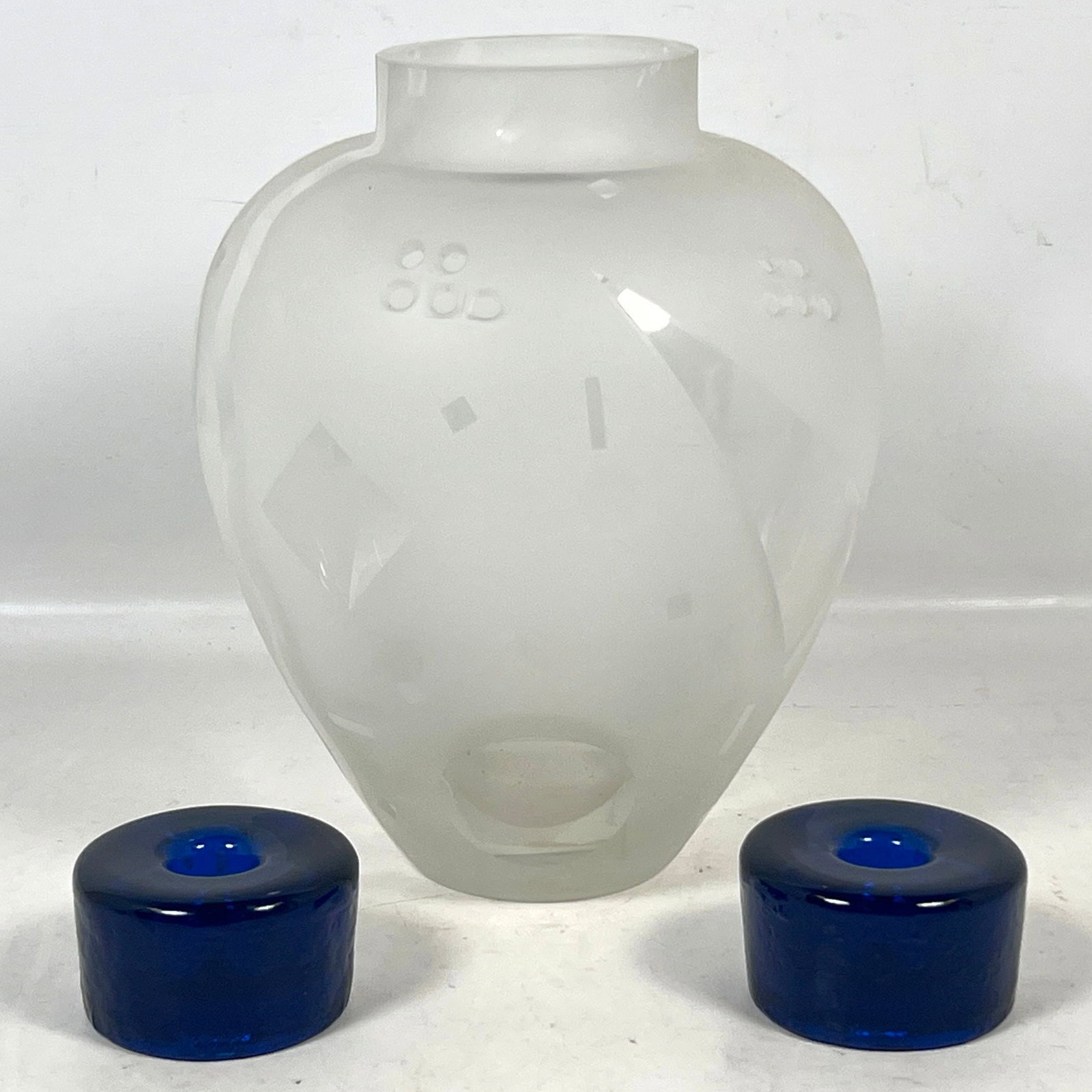 3pc Robert McCandless Frosted Art Glass Vase and Pair of Cobalt Blue Glass Candle Holders (1 of 12)