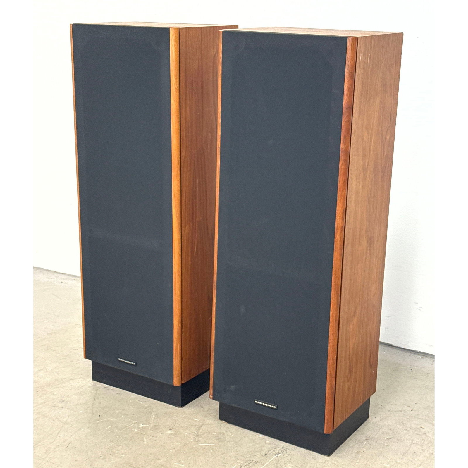 Pair of Dahlquist M909 Walnut Veneer Floor Standing Tower Speakers with 4-way Driver Configuration a (1 of 19)