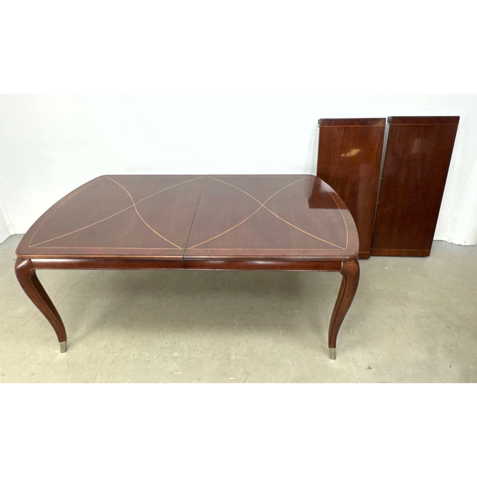 Thomasville Furniture Bogart Pattern Extension Dining Table with 2 Leaves. Mahogany and Burl Wood Ve (1 of 11)
