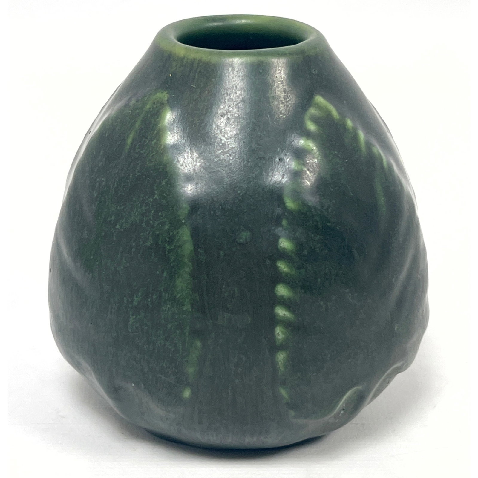 Hampshire Pottery Arts and Crafts Matte Green Molded Leaf Cabinet Vase Shape 46: Hampshire Pottery Arts and Crafts Matte Green Molded Leaf Cabinet Vase Shape 46 Dimensions: Height: 3.75 inches, Width: 3.5 inches, Depth: 3.5 inches. --- US Packing and Shipping charge: In house ship