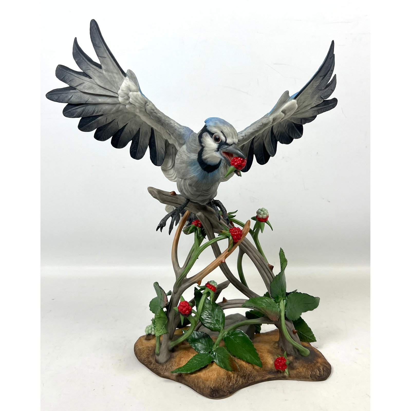 Edward Marshall Boehm Porcelain Blue Jay Sculpture. Model 40190. Limited edition 200 (1 of 10)