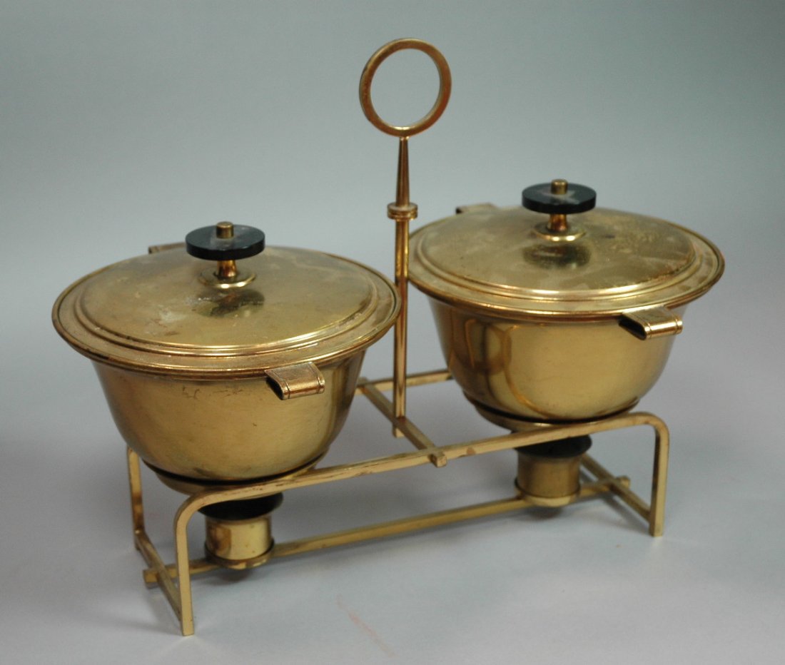 TOMMI PARZINGER Brass 2 part Chafing Dish. Brass: TOMMI PARZINGER Brass 2 part Chafing Dish. Brass frame. Black plastic finials. Marked: Dorlyn Silversmiths. -- Dimensions: H: 12.25 inches: W: 15.75 inches --- US Shipping charge: $28