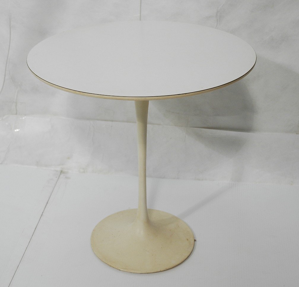 EERO SAARINEN for KNOLL Tulip Side Table. Round W: EERO SAARINEN for KNOLL Tulip Side Table. Round White laminate top. KNOLL Assoc label.-- Dimensions: H: 20.25 inches: W: 20 inches ---