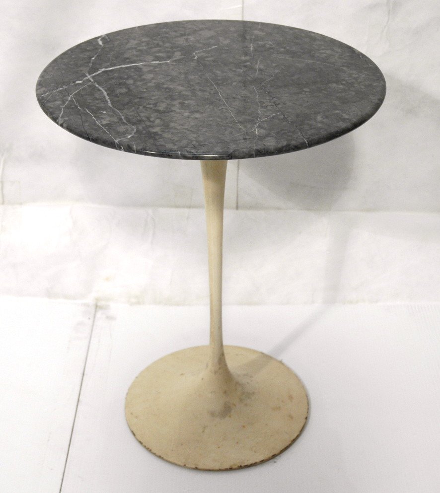 EERO SAARINEN for KNOLL Marble Tulip Side Table.: EERO SAARINEN for KNOLL Marble Tulip Side Table. Figured black marble top. Not marked.-- Dimensions: H: 20.25 inches: W: 16 inches ---