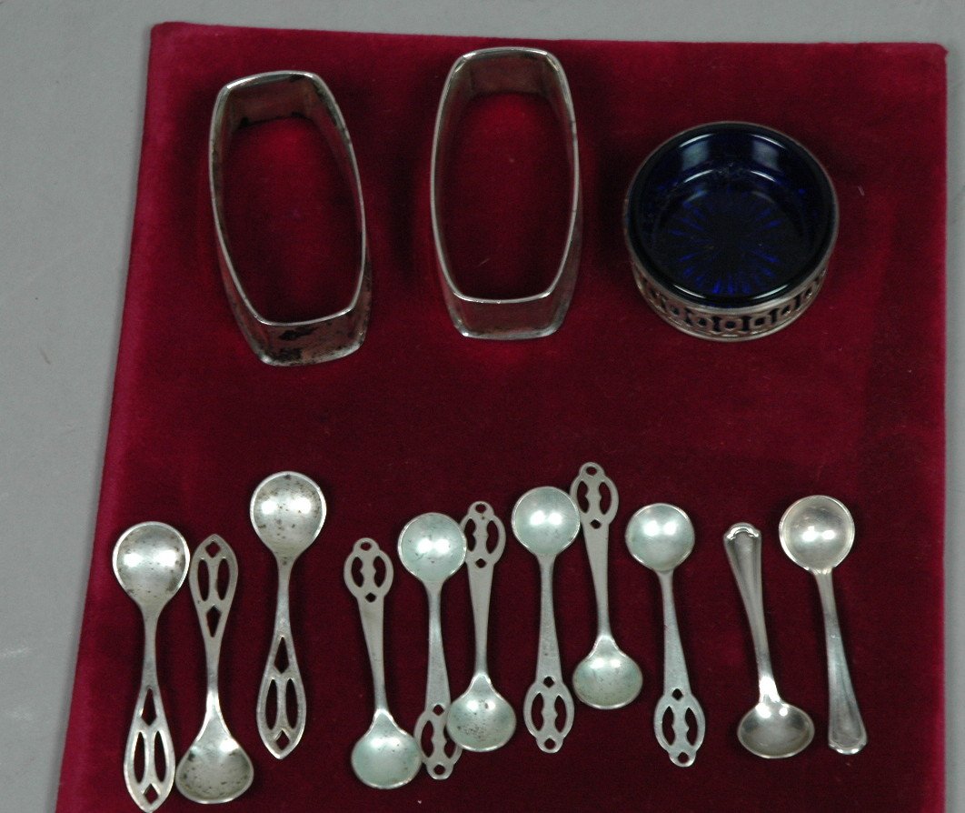 14 pcs Sterling Salt, Napkin rings monogrammed, 1: 14 pcs Sterling Salt, Napkin rings monogrammed, 11 salt spoons.-- Dimensions: --- Weight: 2.15 Troy ozs. ---- --- US Shipping charge: $14
