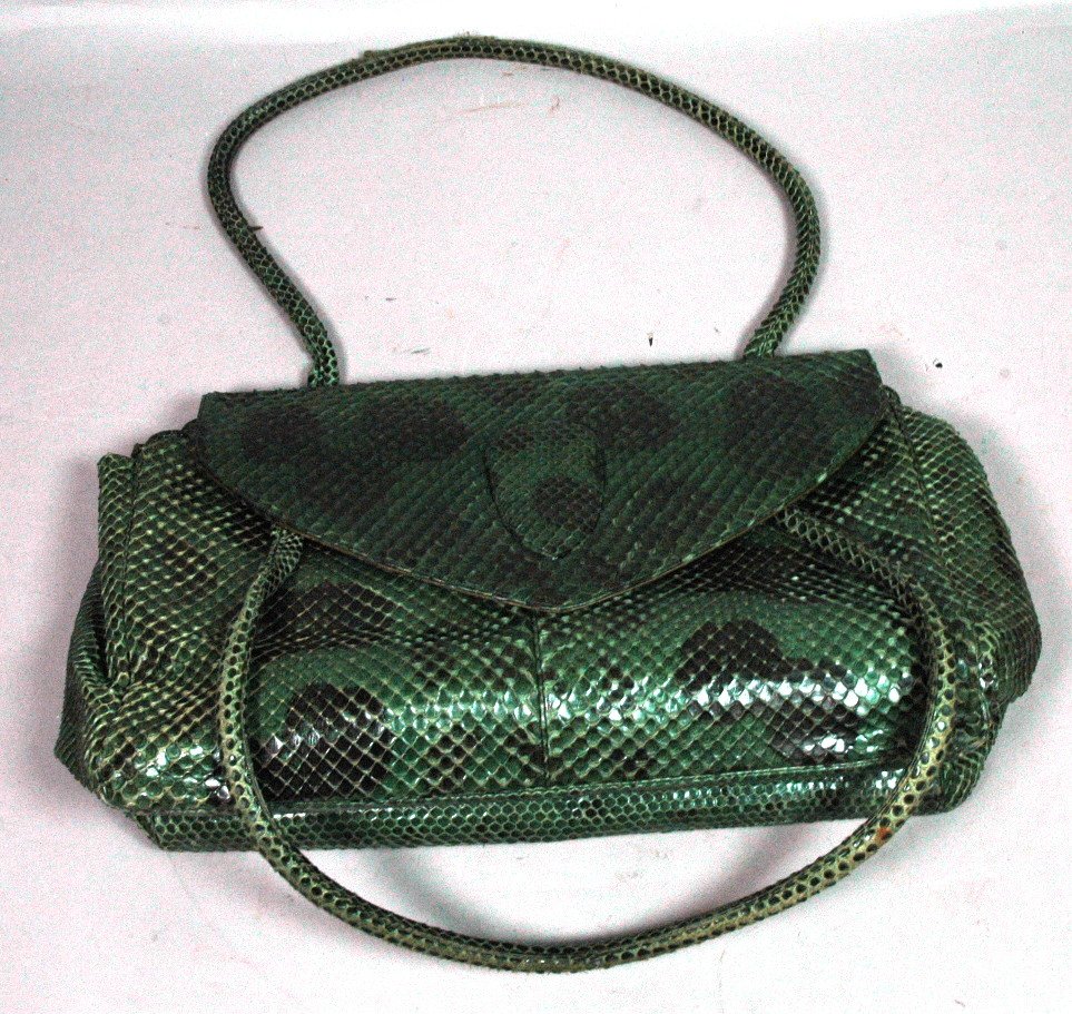 Judith Leiber Dyed Snakeskin Handbag Purse. Green: Judith Leiber Dyed Snakeskin Handbag Purse. Green.-- Dimensions: H: 7.5 inches: W: 14 inches ---