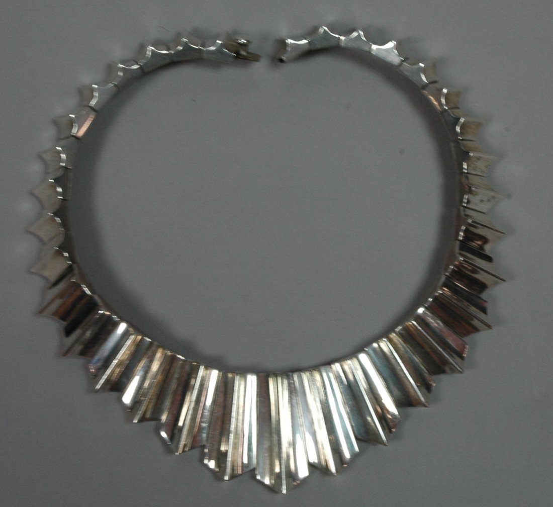 MEXICAN Sterling SIlver Necklace. ANTONIO PINEDA design: MEXICAN STERLING SILVER Necklace. ANTONIO PINEDA style. Heavy Geometric Links. Marked.-- Dimensions: --- Weight: 6.56 Troy ozs. ---- --- US Shipping charge: $7