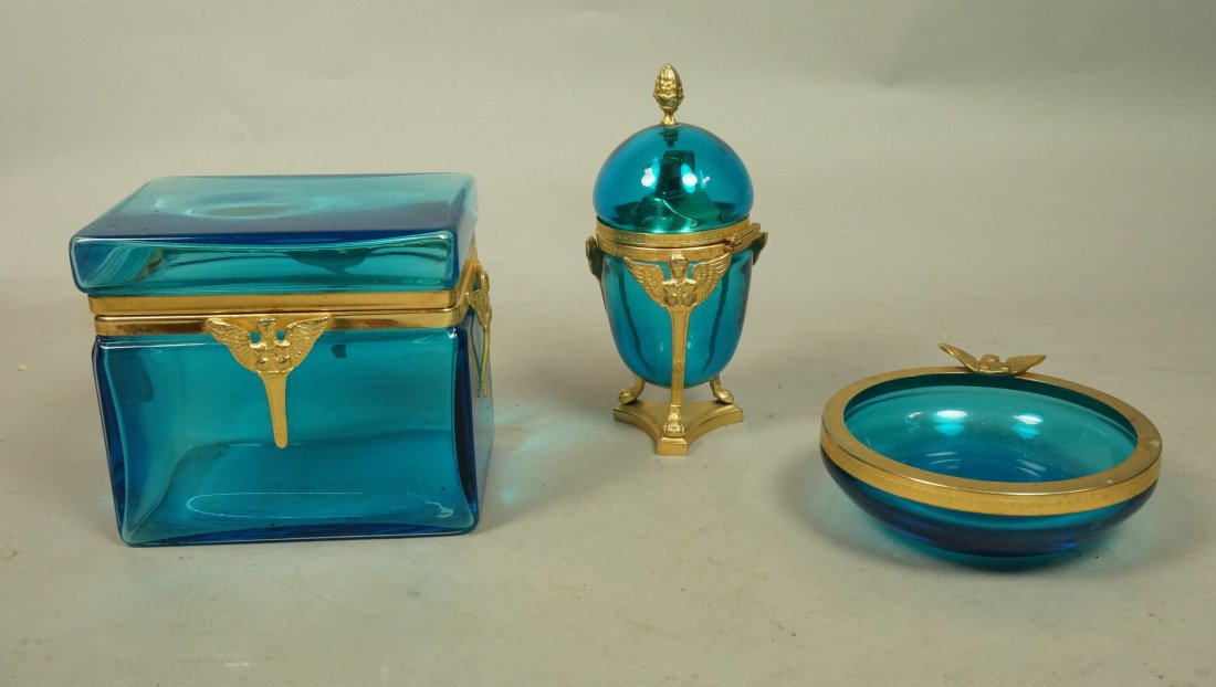 3pc MURANO Art Glass Box Lot. 1". Egg Shaped Ligh: 3pc MURANO Art Glass Box Lot. 1". Egg Shaped Lighter on stand 2'. Rectangular box 3'. Bowl. Not marked. -- Dimensions: H: 6.5 inches: W: 3 inches --- US Shipping charge: $35