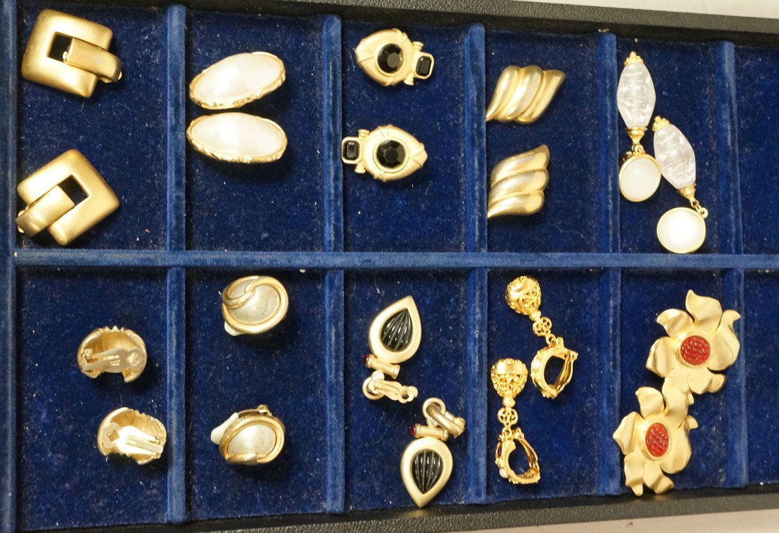 Lot of 10 gold tone designer earrings. Two are si: Lot of 10 gold tone designer earrings. Two are signed Ben-Amun. Some with glass and pearl accents. Richelieu, Ann Taylor, Ciner, Erwin Pearl.-- Dimensions: : L: 2.75 inches --- US Shipping charge: $9