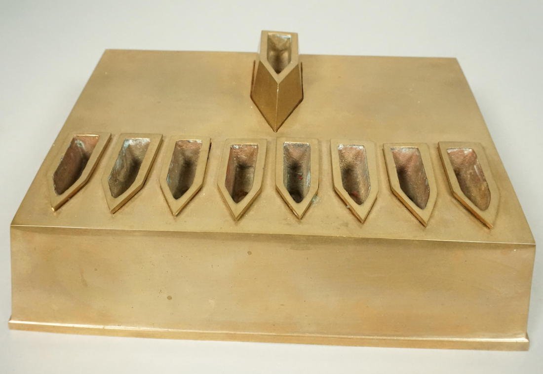 ILANA GORR Solid Bronze Chanukah Menorah. Low fla: ILANA GORR Solid Bronze Chanukah Menorah. Low flat menorah designed to replicate antique oil lamps. Signed. -- Dimensions: H: 4.25 inches: W: 12.25 inches: D: 9 inches --- US Shipping charge: $35