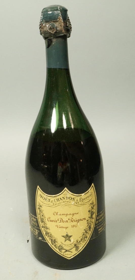 MOET & CHANDON Champagne. Cuvee Dom Perignon Vint: MOET & CHANDON Champagne. Cuvee Dom Perignon Vintage 1947. -- Dimensions: H: 11.75 inches --- US Shipping charge: $35