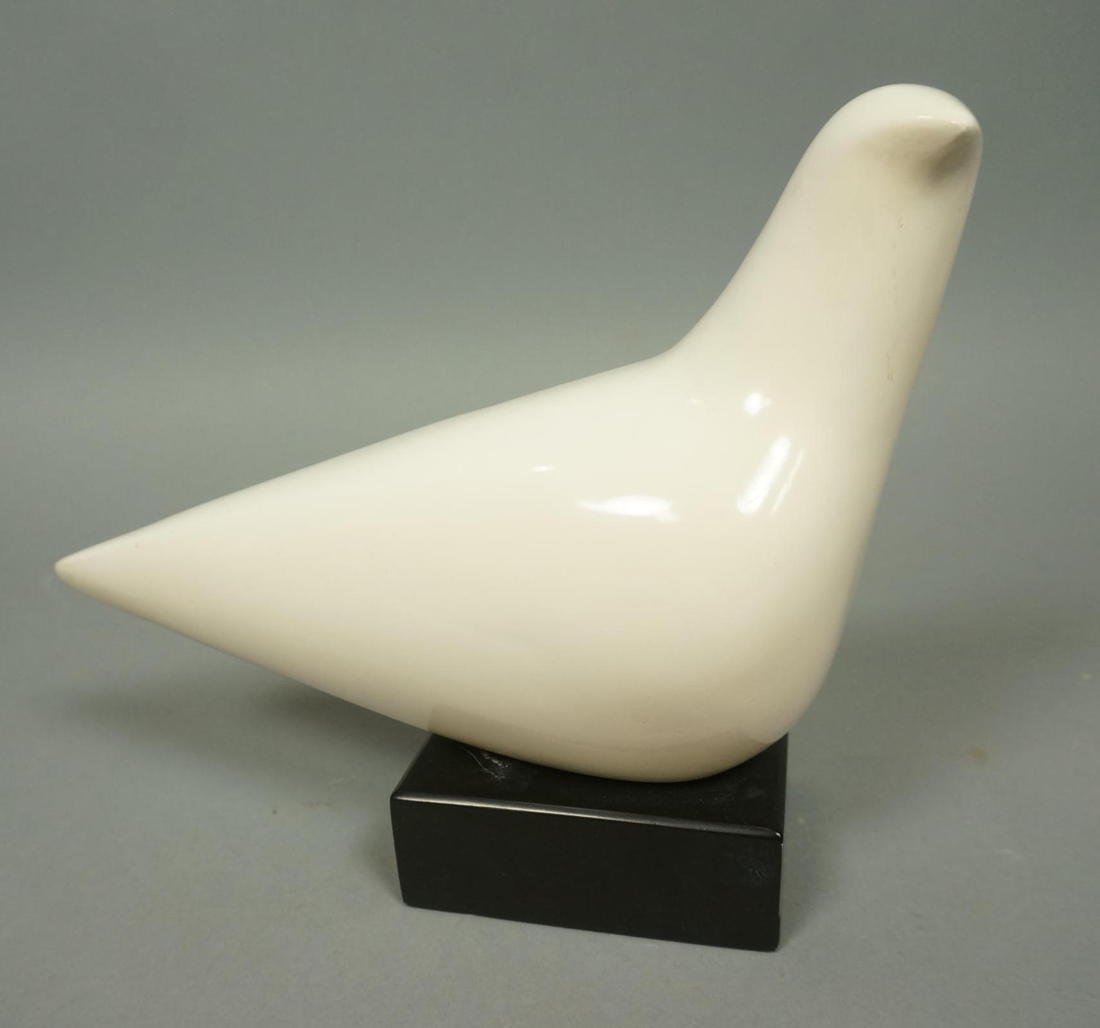CLEO HARTWIG Plaster DOVE Sculpture Figure. Signe: CLEO HARTWIG Plaster DOVE Sculpture Figure. Signed.-- Dimensions: --- US Shipping charge: $35