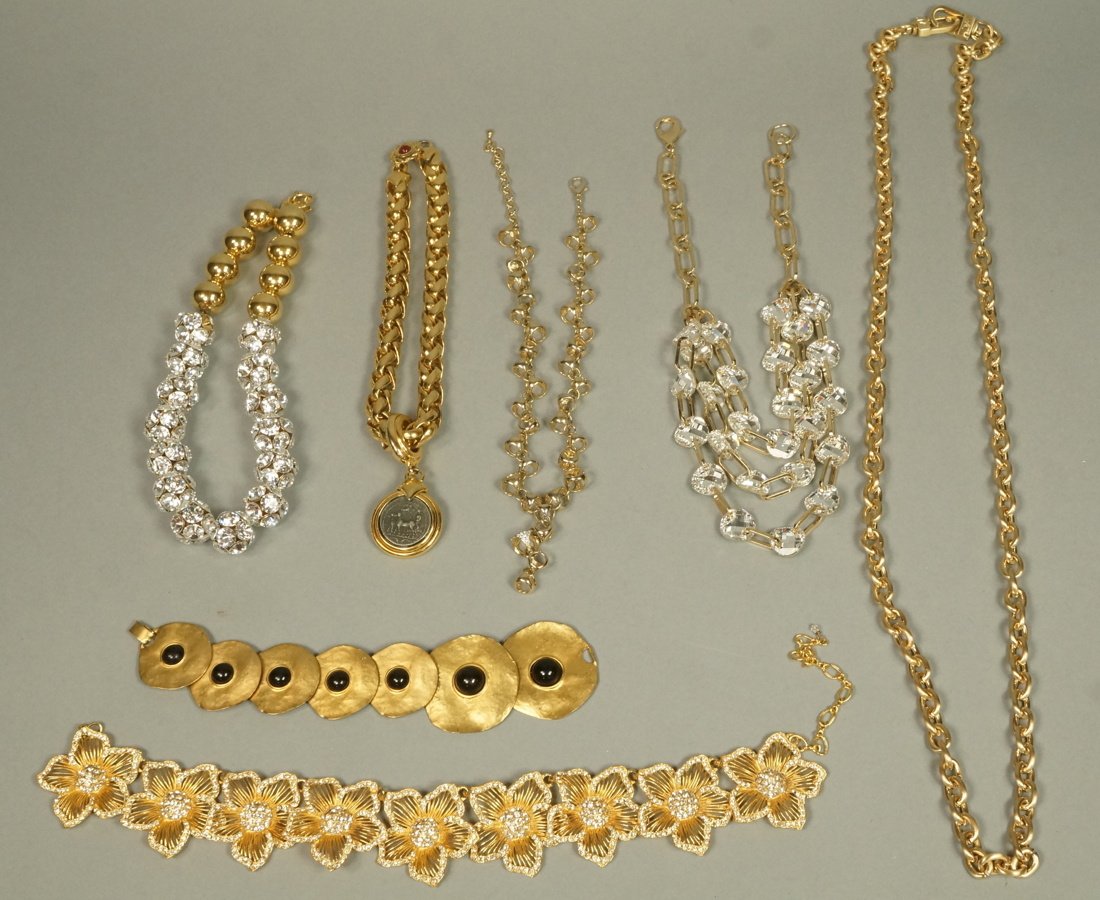 7pc Gold Tone Costume Jewelry Necklaces Bracelets: 7pc Gold Tone Costume Jewelry Necklaces Bracelets. 1) 47" DVF Diane Von Furstenburg matte gold tone link necklace. 2) Heavy Italian style thick link chain necklace with "coin" pendant. 3)Delicate Gold