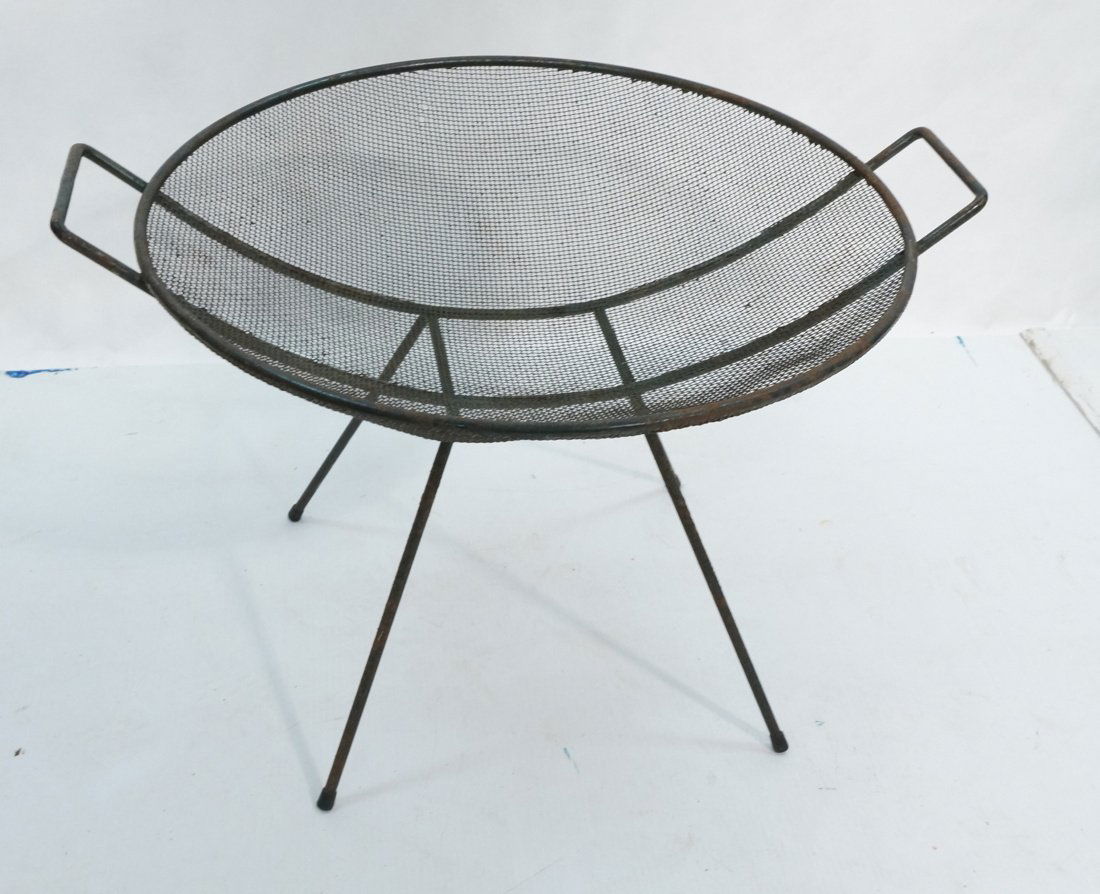 SOL BLOOM "Catch it all" Mesh Round Table. Metal (1 of 8)