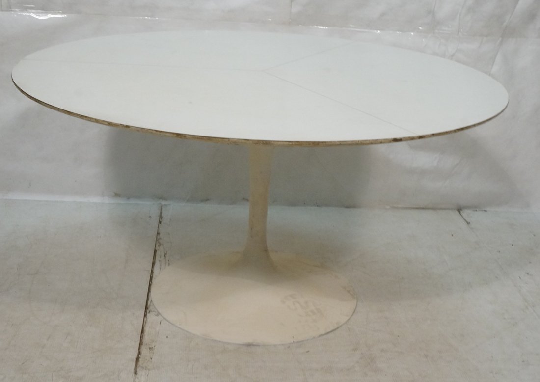 EERO SAARINEN for KNOLL Round Tulip Dining Table. (1 of 5)