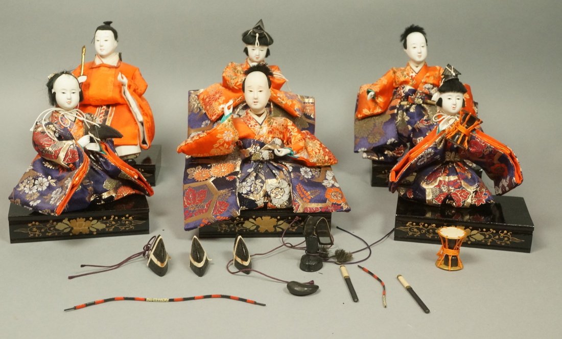 Lot 6 Japanese Dolls. Hina-Matsuri display. Lot o (1 of 10)