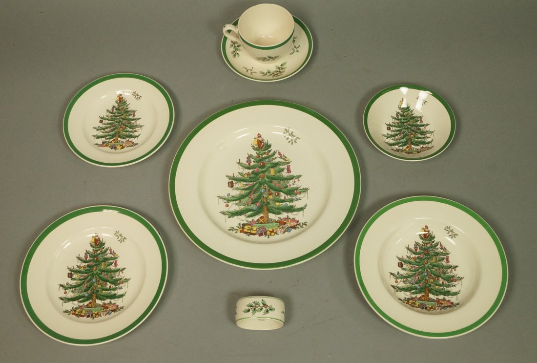 SPODE Christmas "Christmas Tree" Dinnerware. 103p (1 of 8)