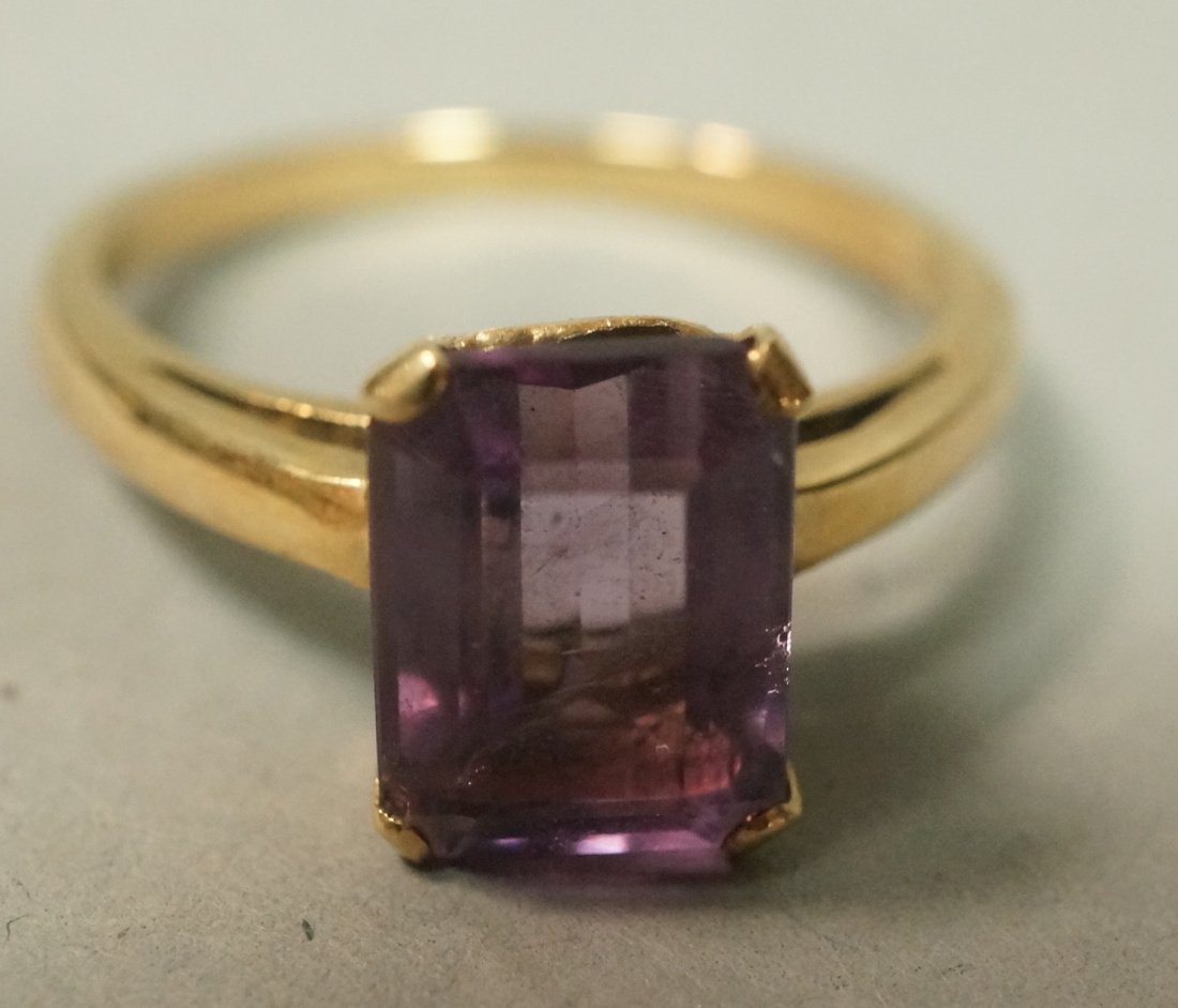 14K Gold Amethyst Ladies Ring. Marked. Size 7.5 (1 of 5)