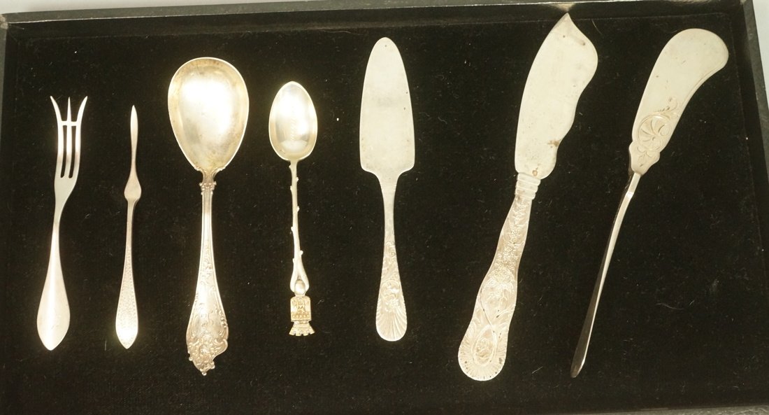 7pcs Sterling or Coin Silver Lot. Serving flatwar (1 of 6)