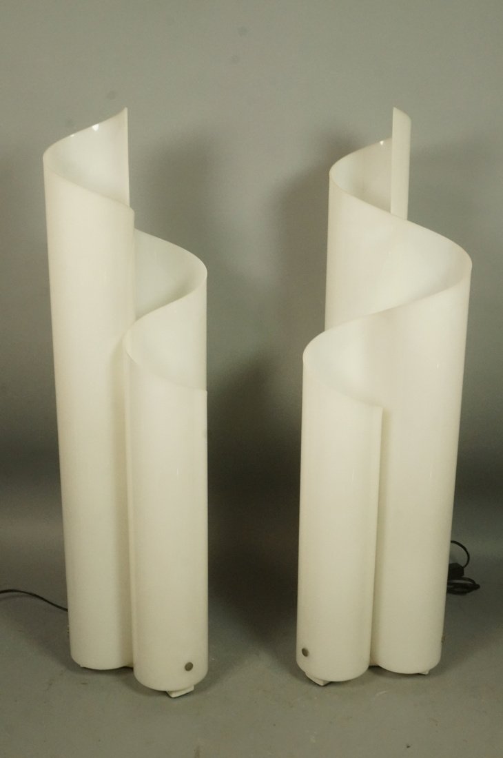 Pr Italian VICO MAGISTRETTI Table Lamps. Molded P (1 of 10)