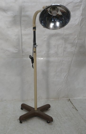 CASTLE Industrial Adjustable Spot Light Lamp. Flo (1 of 6)