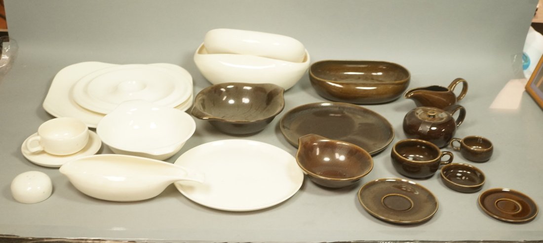 67pc Russel WRIGHT American Modern China Dinnerwa: 67pc Russel WRIGHT American Modern China Dinnerware. White & Brown. 12 dinner plates. Serving bowls. Platter. Gravy. S&P shakers. Sugar & Creamer-- Dimensions: ---
