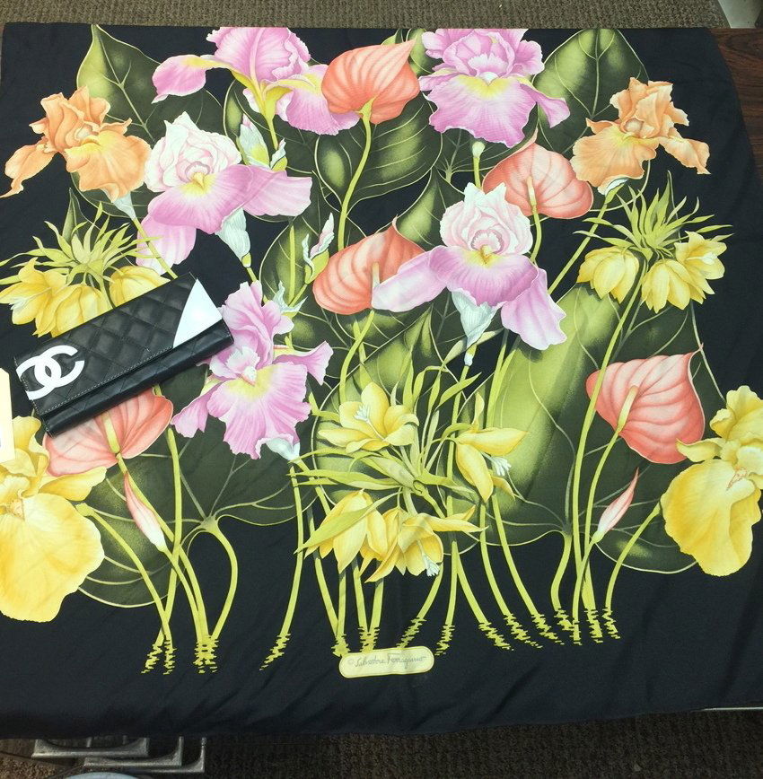 2pc Designer Fashion Accessories. 1. SALVATORE FE (1 of 7)