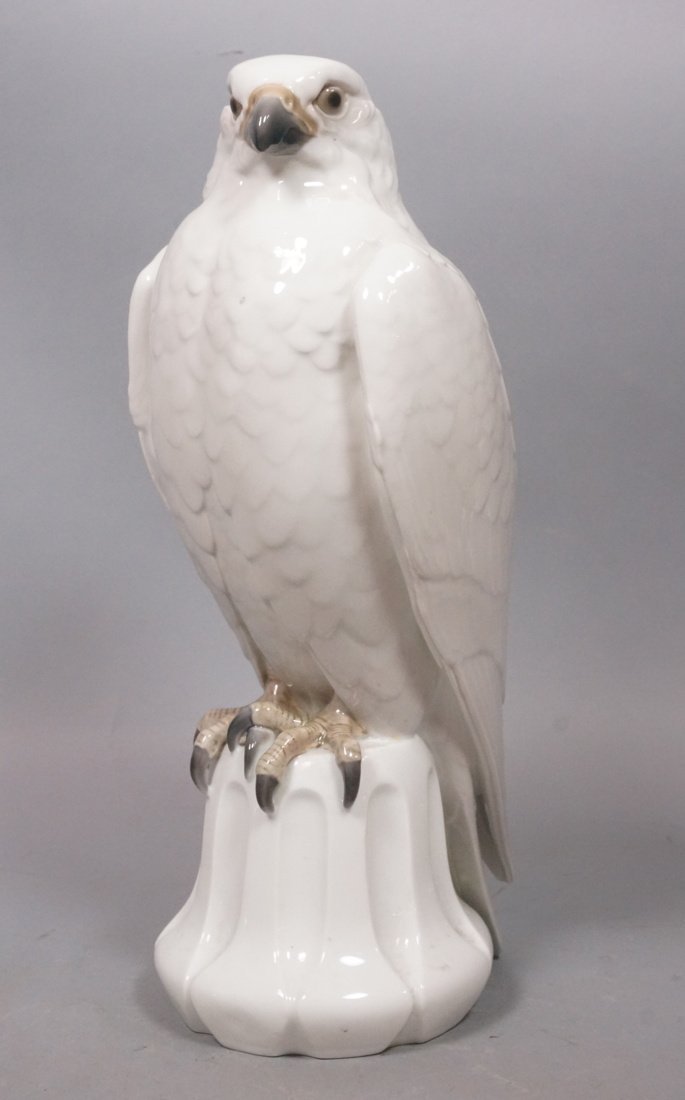 ROYAL COPENHAGEN Eagle Figural Porcelain Sculptur (1 of 7)