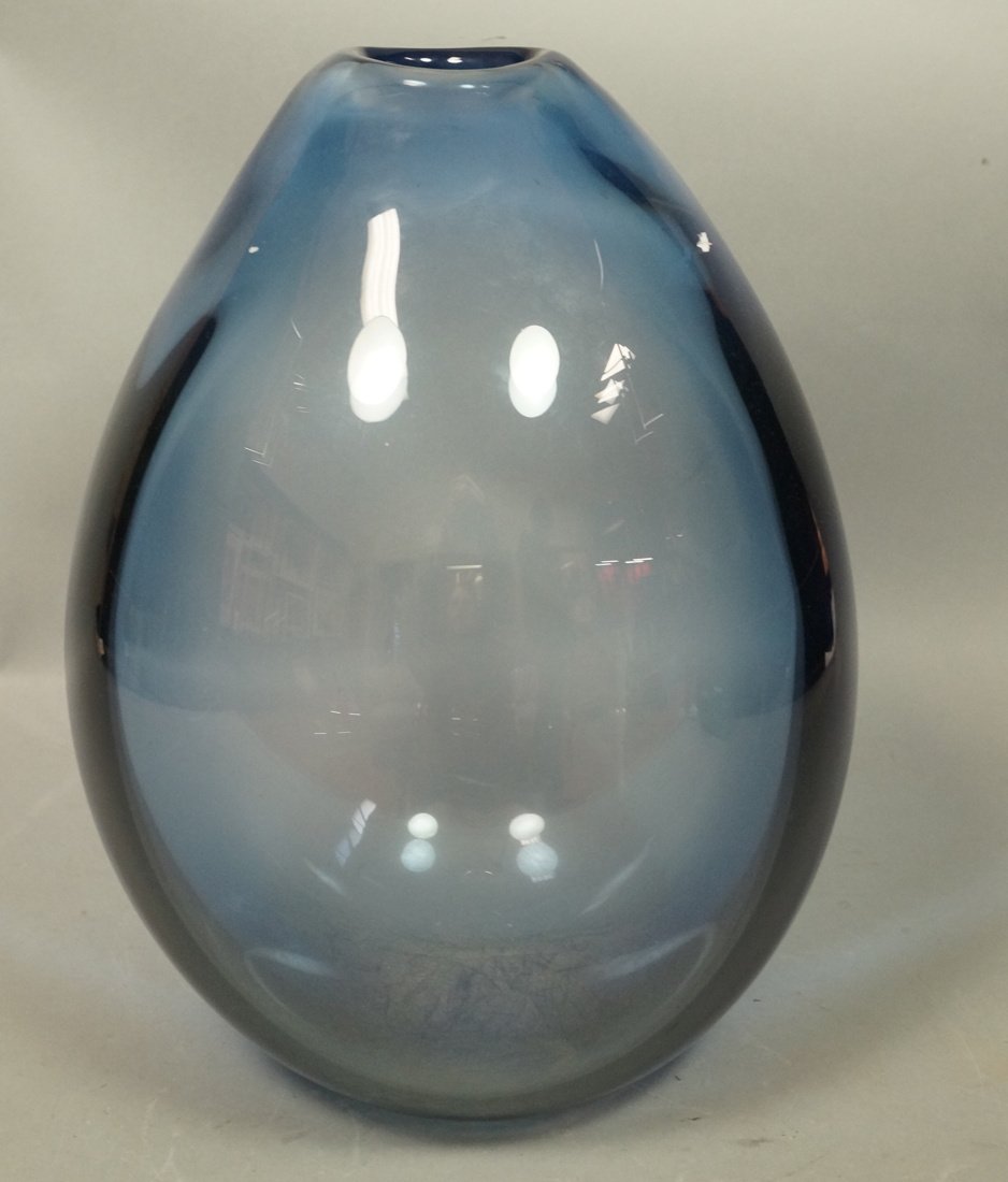 Large HOLMEGAARD Per Lutkin Art Glass Vessel Vase. (1 of 7)