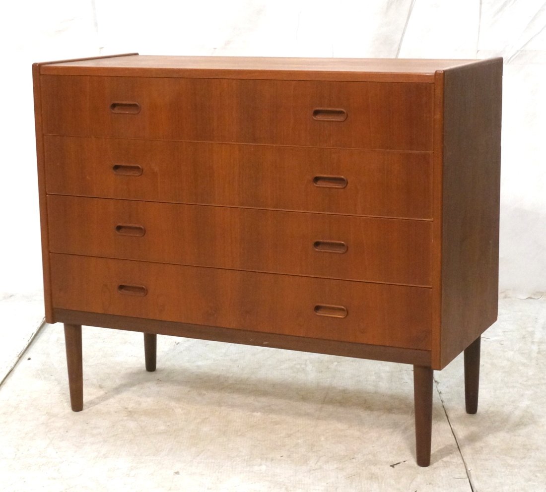 Danish Modern Dresser. Four Drawer Chest. Peg leg (1 of 7)