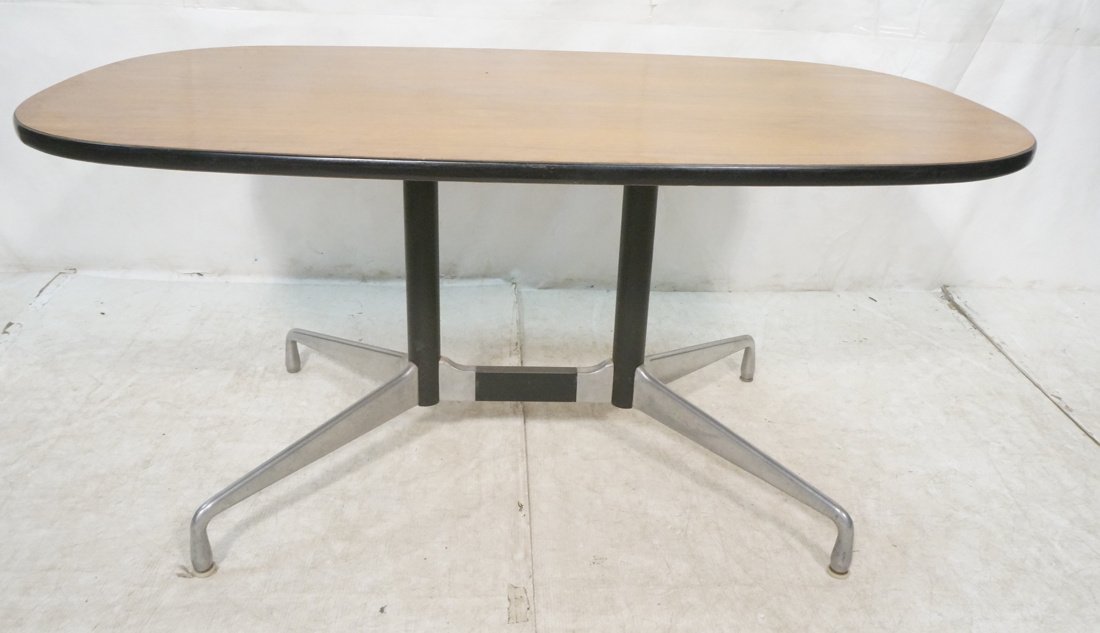 Herman Miller Dining Conference Table. Wood lamin (1 of 8)