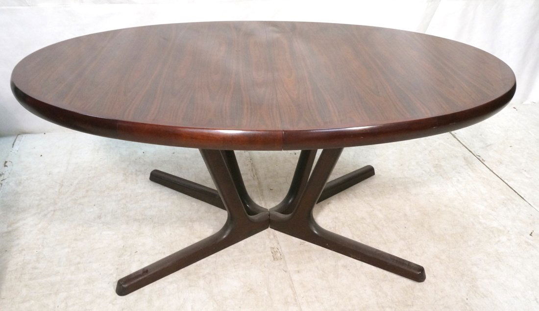 Rosewood Oval Dining Table. IC International Coll (1 of 5)