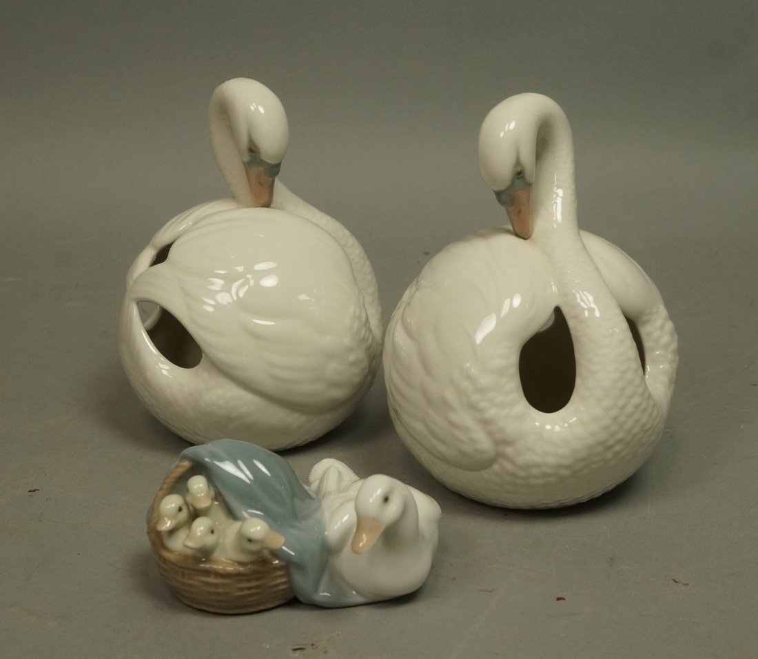 3pcs LLADRO Figurines Sculptures. One Momma & Bab (1 of 5)