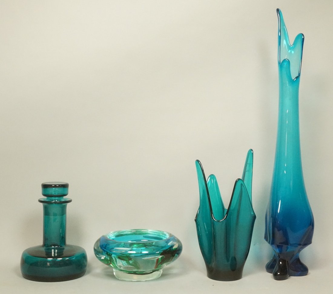 Lot 4pc Modernist Turquoise Art Glass. Two Vases. (1 of 8)