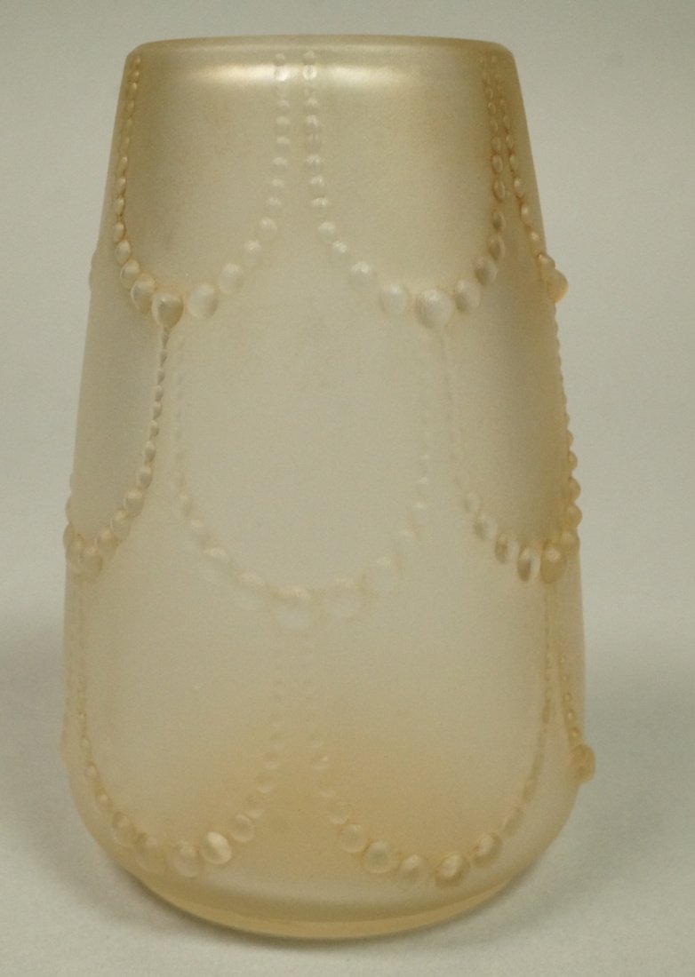 6: R. LALIQUE PERLES VASE. Dec 12 6: R. LALIQUE PERLES VASE. Dec 12