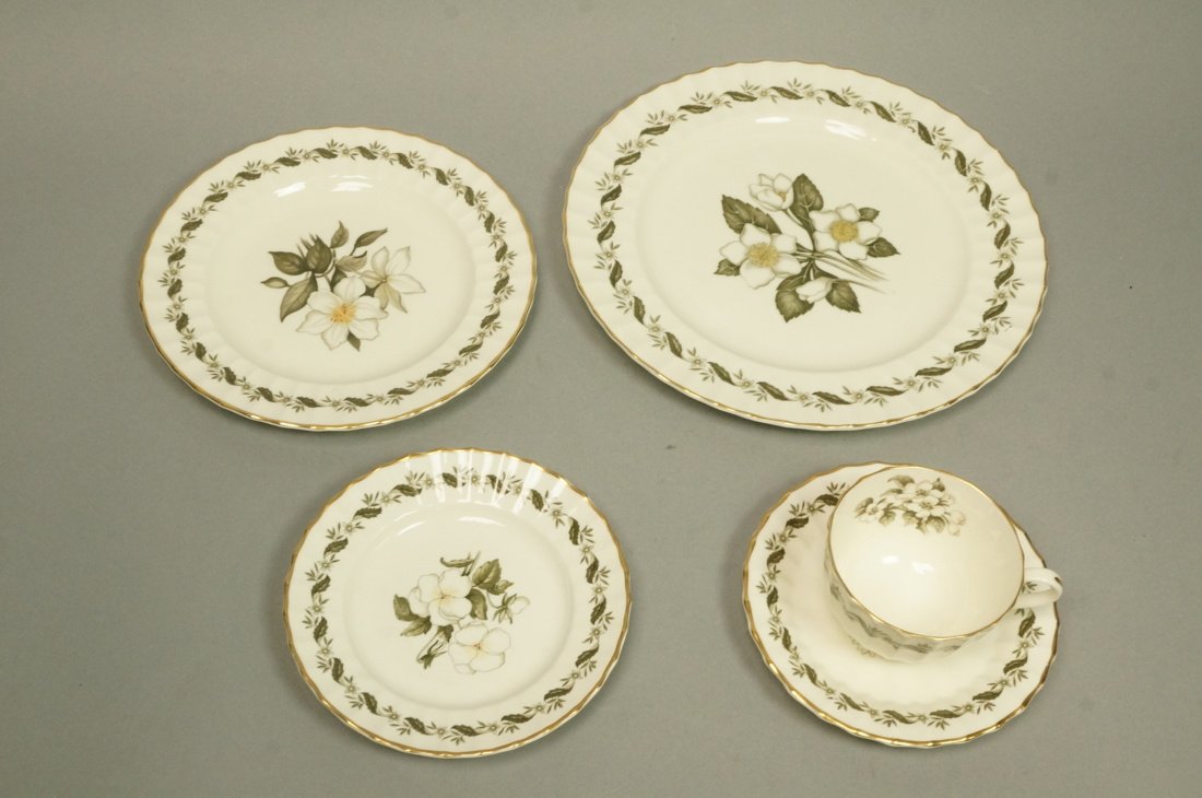 84pcs ROYAL WORCESTER "Engadine". English bone ch: 84pcs ROYAL WORCESTER "Engadine". English bone china with gray leaf & floral design. Two different flower patterns. Service for 14. (22) 10.5" dinner plates. -- Dimensions: ---