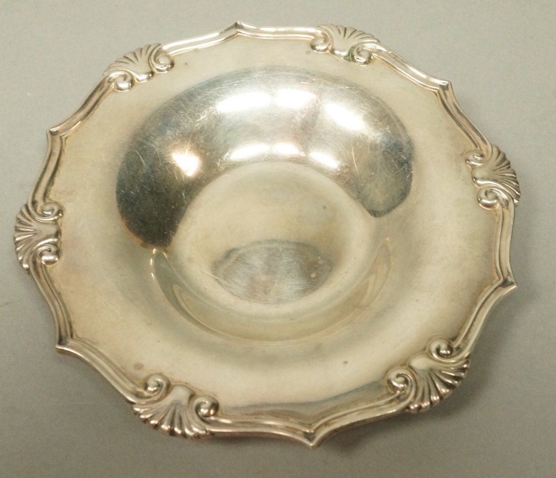 TIFFANY & Co Small Heavy Sterling Shell Dish. Rou (1 of 4)