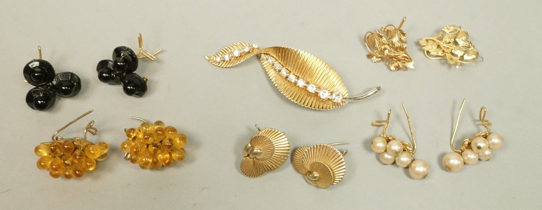 11pc Costume Jewelry Lot. JOMAZ Goldtone Rhinesto (1 of 8)