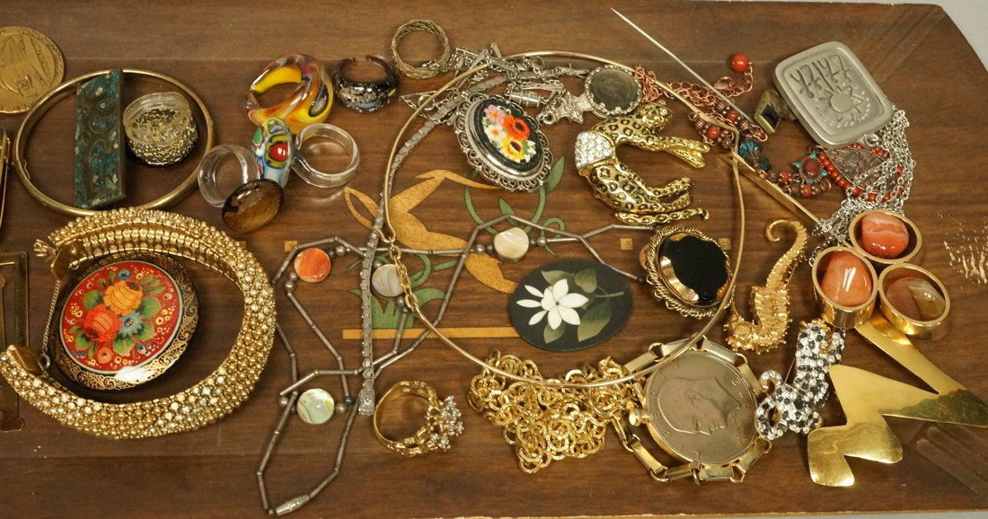 Mixed Costume Jewelry Lot. ROMAN Rhinestone Panth (1 of 8)