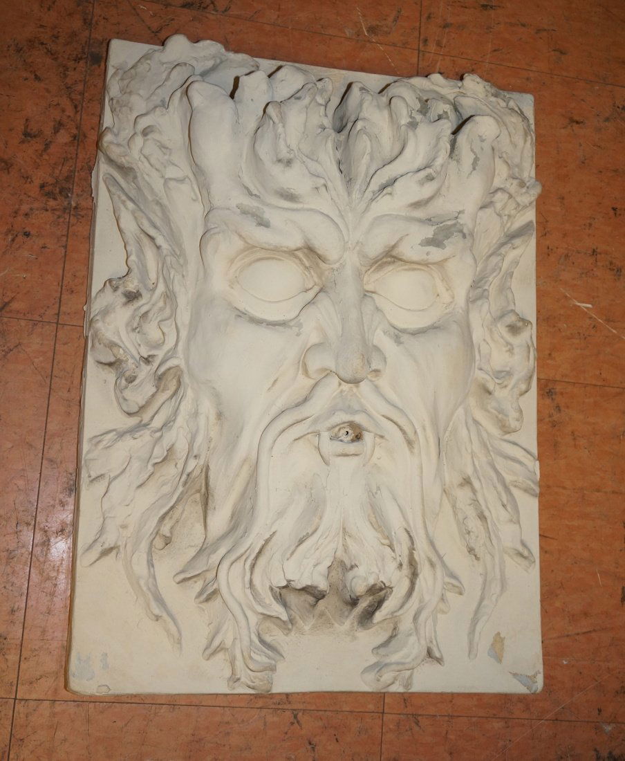 Heavy cast head fountain. Wall mount. (1 of 5)