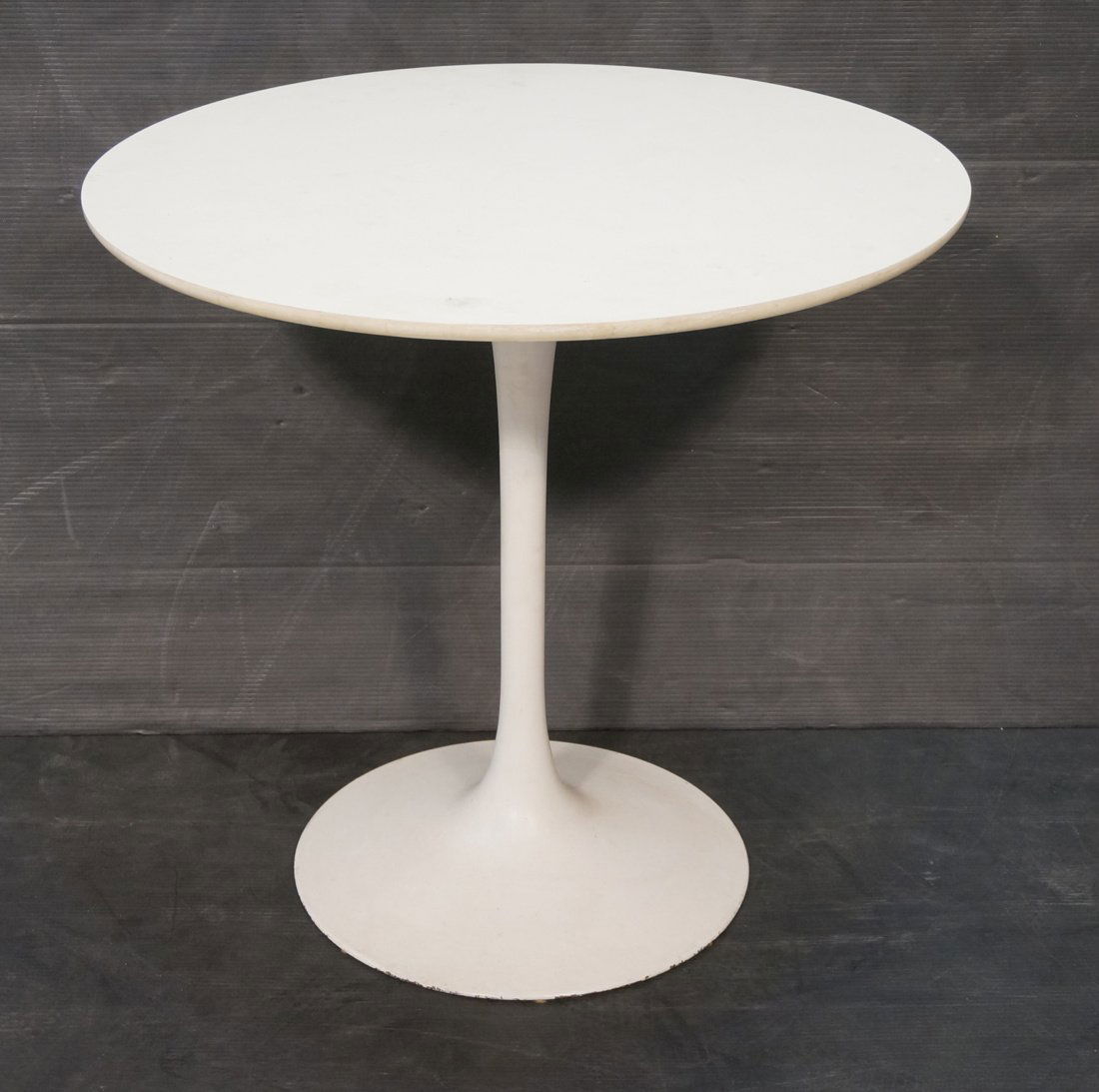 SAARINEN style Tulip Table. Round white laminate (1 of 6)