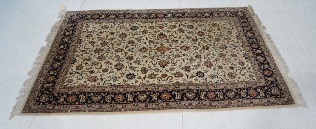 4'7" x 7'7" Cream Oriental Carpet Rug. Blue borde (1 of 7)