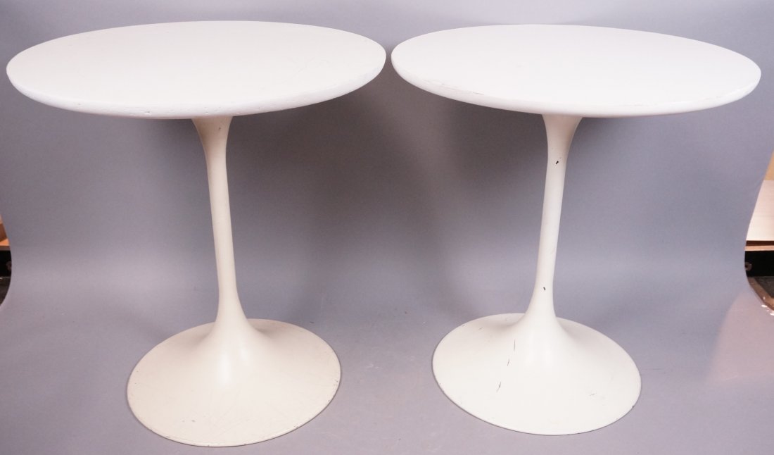 Pr EERO SAARINEN Style Tulip Tables. White lamina (1 of 8)