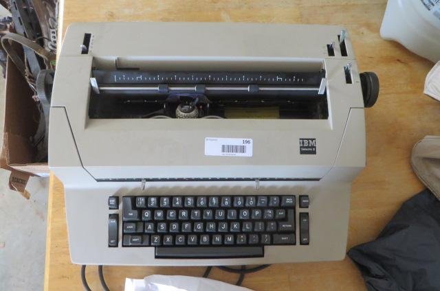 IBM Selectric II Typewriter (1 of 4)