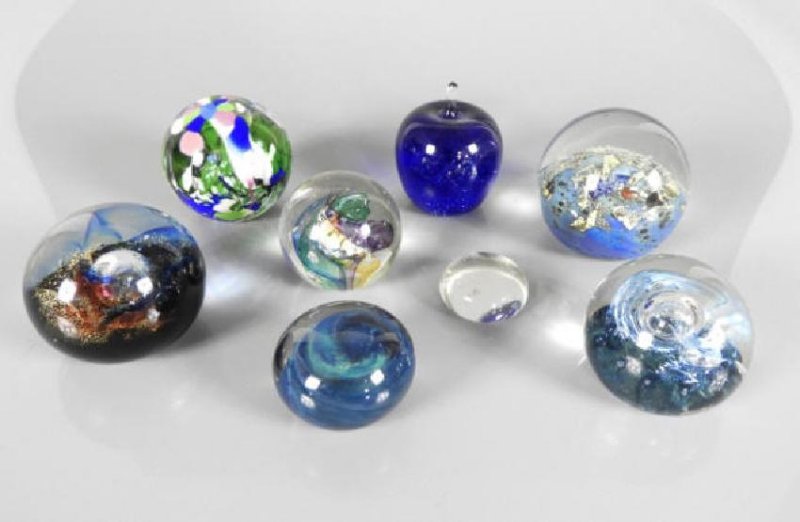 CONTEMPORARY PAPERWEIGHTS (1 of 5)