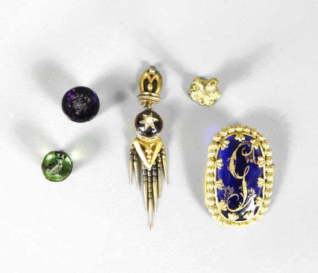 VICTORIAN SEALS, BUCKLE & PENDANT (1 of 7)