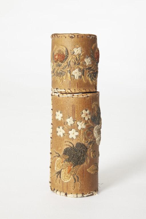 BIRCH BARK NEEDLE TUBE / TUBE-AIGUILLES EN ÉCORCE (1 of 4)